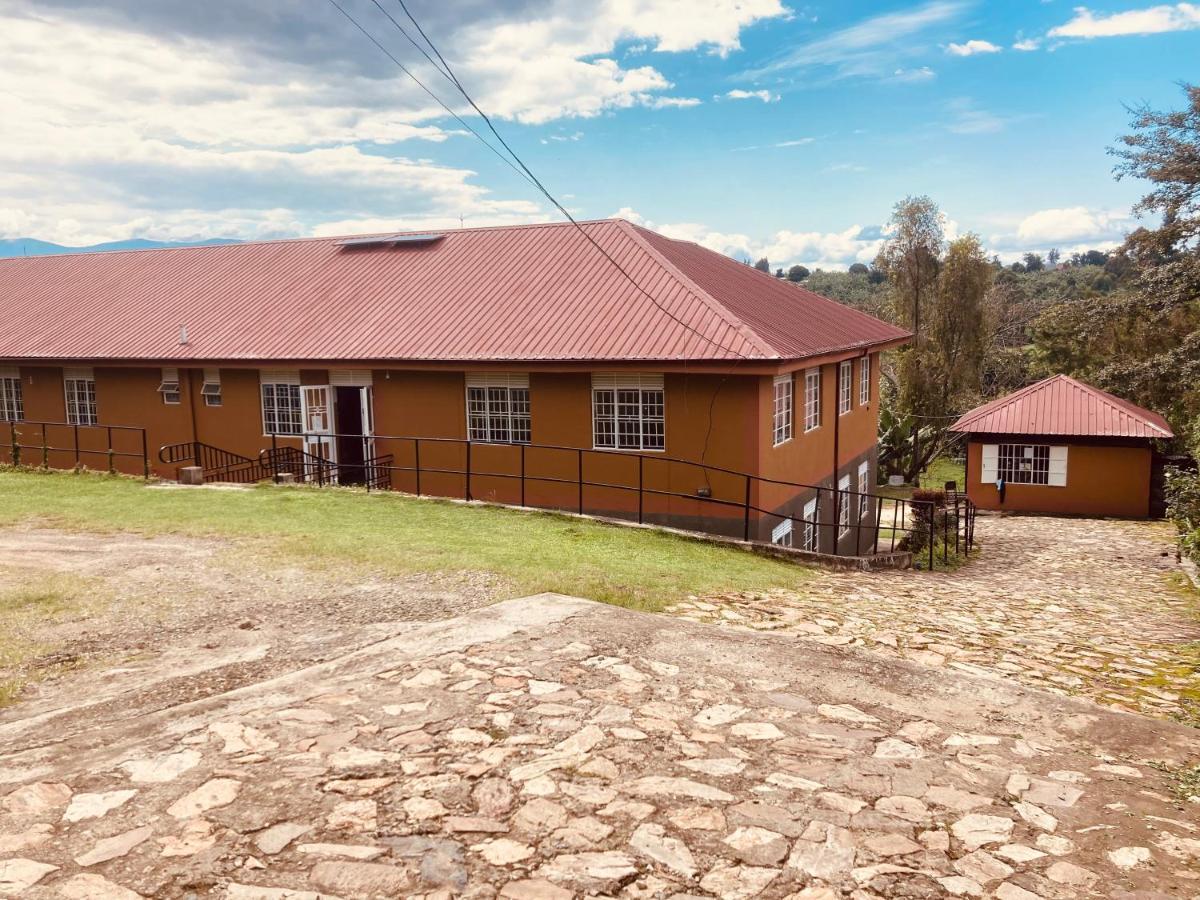 Yes Hostel Fort Portal Exteriör bild