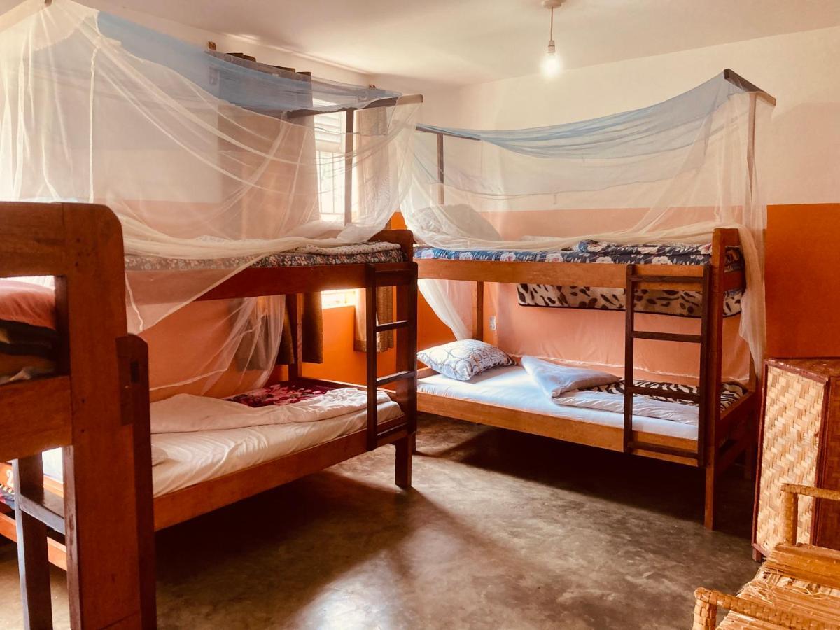 Yes Hostel Fort Portal Exteriör bild